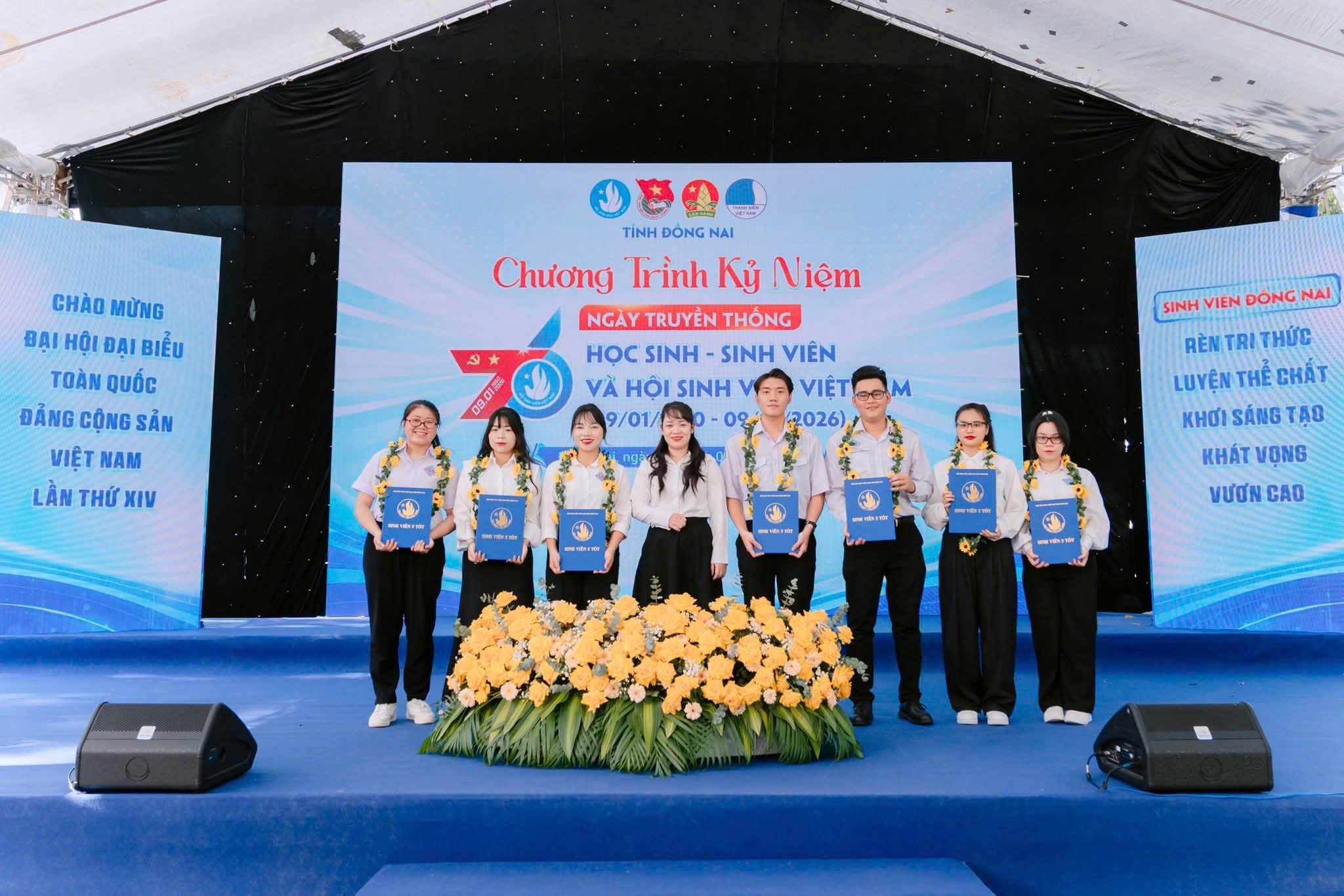DNCET có 07 sinh viên đạt danh hiệu "Sinh viên 5 tốt" cấp Thành phố năm học 2024 – 2025