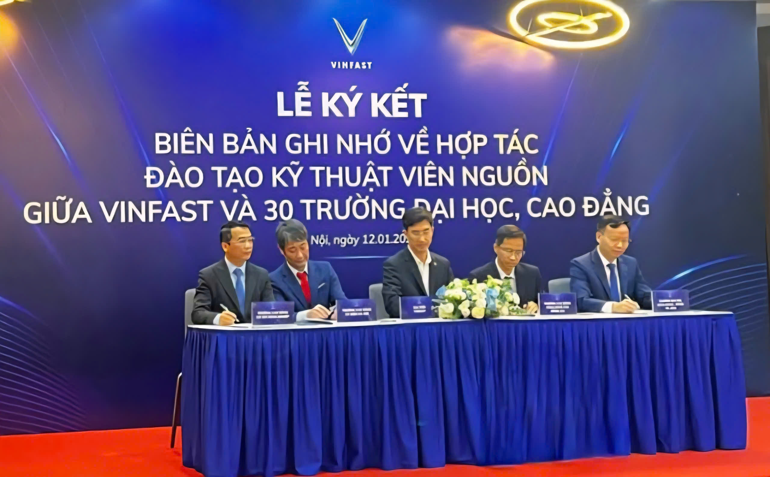 Trường Cao đẳng Công nghệ cao Đồng Nai tham dự lễ ký kết hợp tác đào tạo kỹ thuật viên nguồn cùng Vinfast