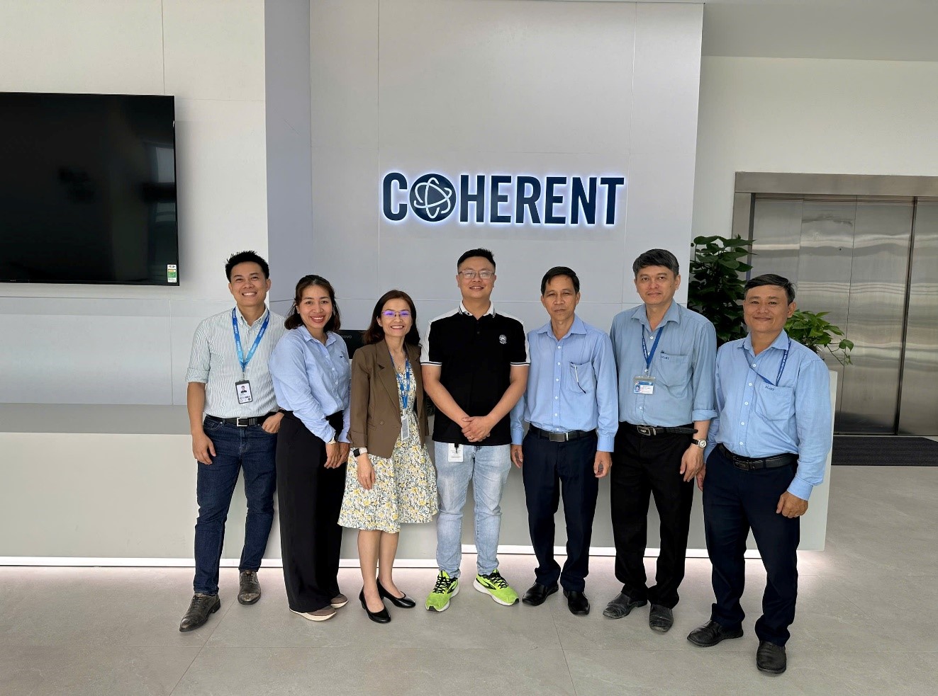 Trường Cao đẳng Công nghệ cao Đồng Nai tham quan và làm việc tại Công ty TNHH Coherent Việt Nam (Đồng Nai)