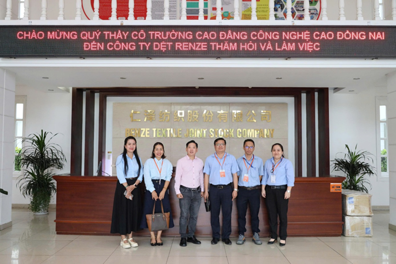 Trường Cao đẳng Công nghệ Cao Đồng Nai thăm và làm việc với các doanh nghiệp tiếp nhận học sinh - sinh viên thực tập tại doanh nghiệp